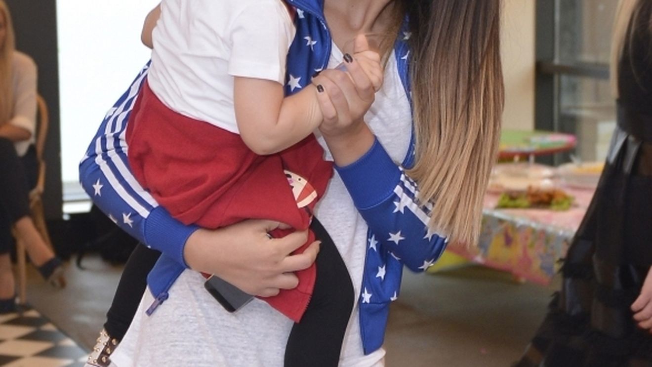 Filmarea care i-a emotionat la culme pe fanii Antoniei! La doar patru ani, fetita ei face ASTA