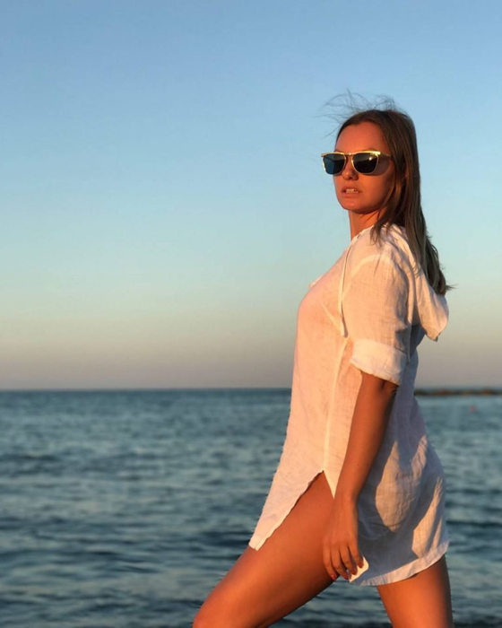 Fotografii incendiare cu Alexandra Stan, făcute publice după despărțirea de iubitul ei