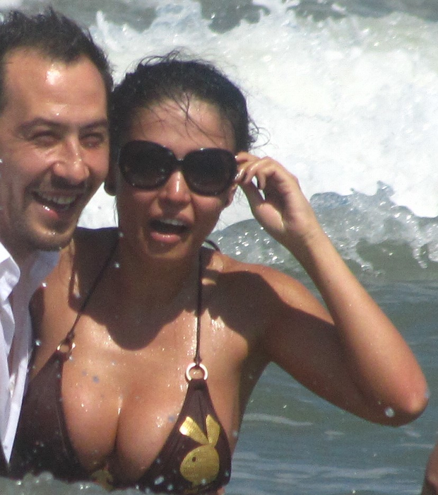 De rușine, Andreea Mantea nu mai face plajă în costum de baie. Cum arată însă trupul ei în bikini