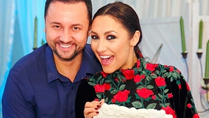 Prima fotografie cu ANDRA, după ce s-a anunţat la TV că e gravidă în 7 luni! Cum a apărut în această dimineaţă