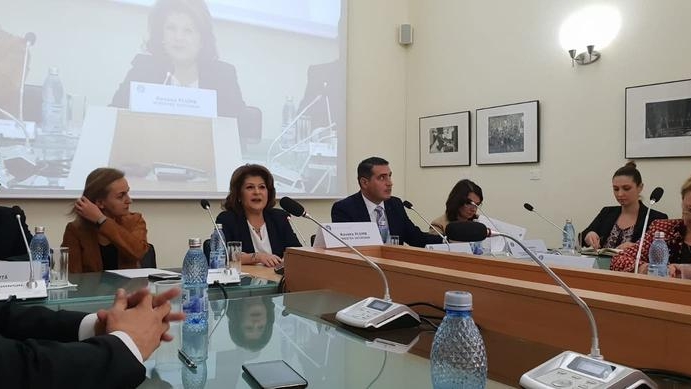 Introducerea testelor grilă la Bacalaureat și Evaluarea Națională se amână cu un an