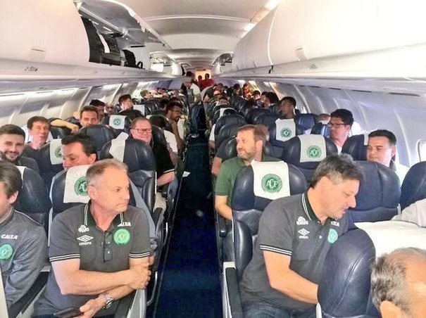 A revenit pe teren portarul care s-a prăbuşit cu avionul şi şi-a pierdut un picior!