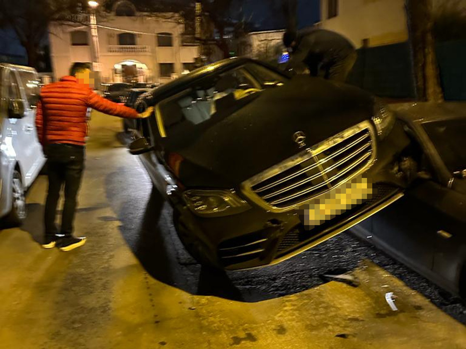 Accident, luni seară, în București (SURSA FOTO: CANCAN.RO)
