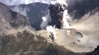 Aproape 800 de islandezi au fost evacuati din cauza riscului eruptiei unui vulcan