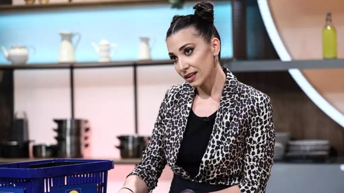 Cine este, de fapt, Monica Pușcoiu, concurenta cu cel mai strident râs de la Chefi la cuțite. Are o afacere de succes departe de România
