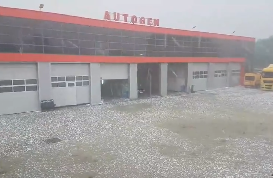 Potop în România! Imagini apocaliptice în marile orașe din țara noastră, în urma haosului meteorologic