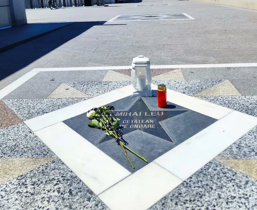 Flori și lumânări au fost aduse și la steaua de onoare dedicată marelui sportiv
