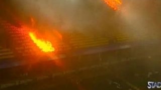 VIDEO Fanii lui Fener au dat foc propriului stadion, de ciuda ca echipa lor a pierdut titlul!