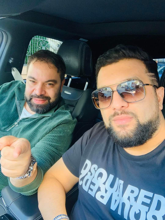 Bogdan de la Ploiești s-a ras în cap după un challenge în scop umanitar: “Îi provoc pe Tzancă Uraganu și pe Cătălin Măruță! Vrem să susținem ce se întâmplă în România cu pandemia”