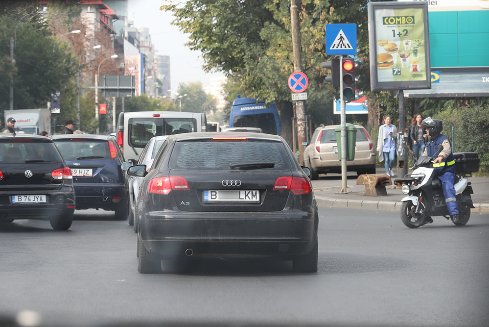 Maşina Audi A3, cu care Dan Diaconescu şi soţia lui au mers la ANAF
