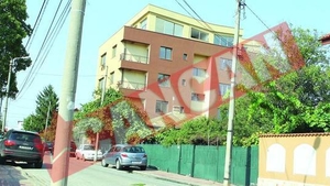 Un bloc de patru etaje, ridicat fara autorizatie