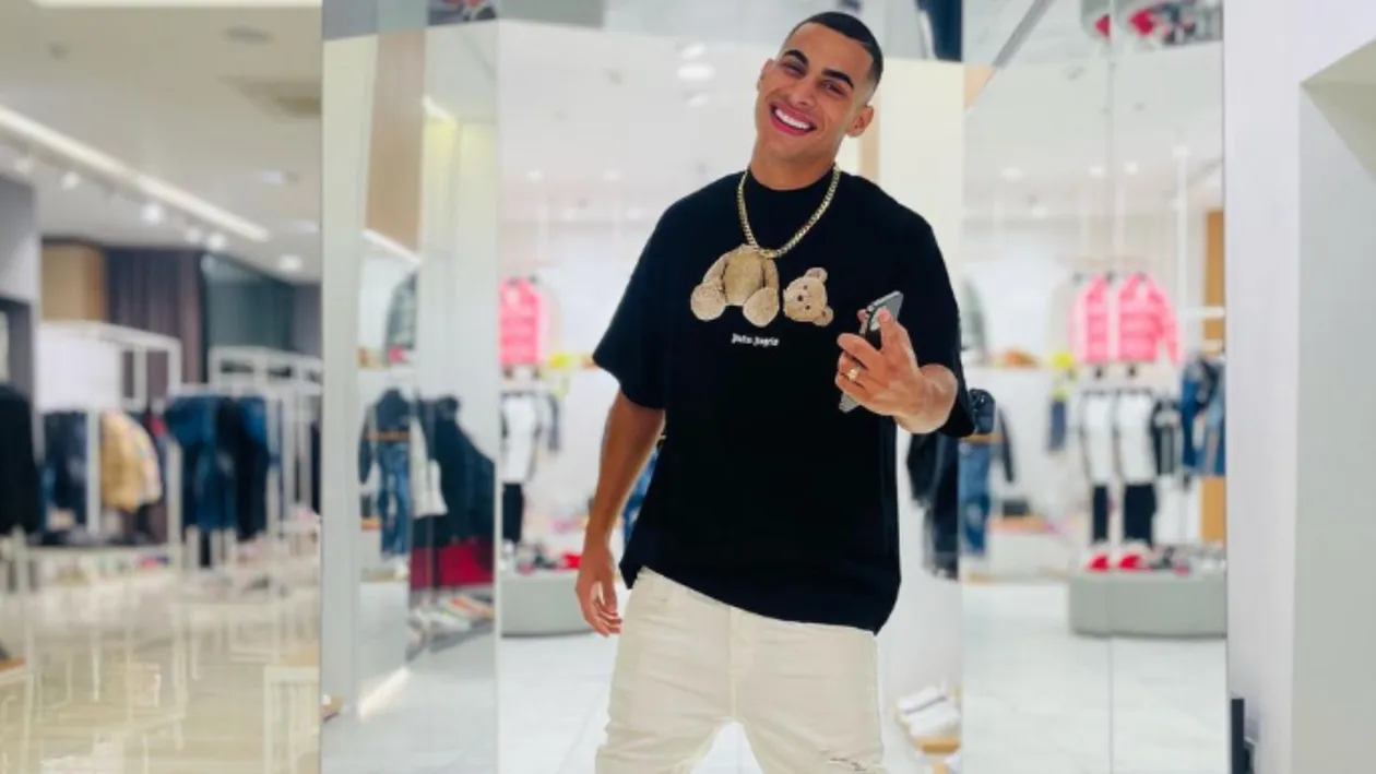 Care este numele real al lui Gheboasă. Ce scrie, de fapt, în buletinul artistului