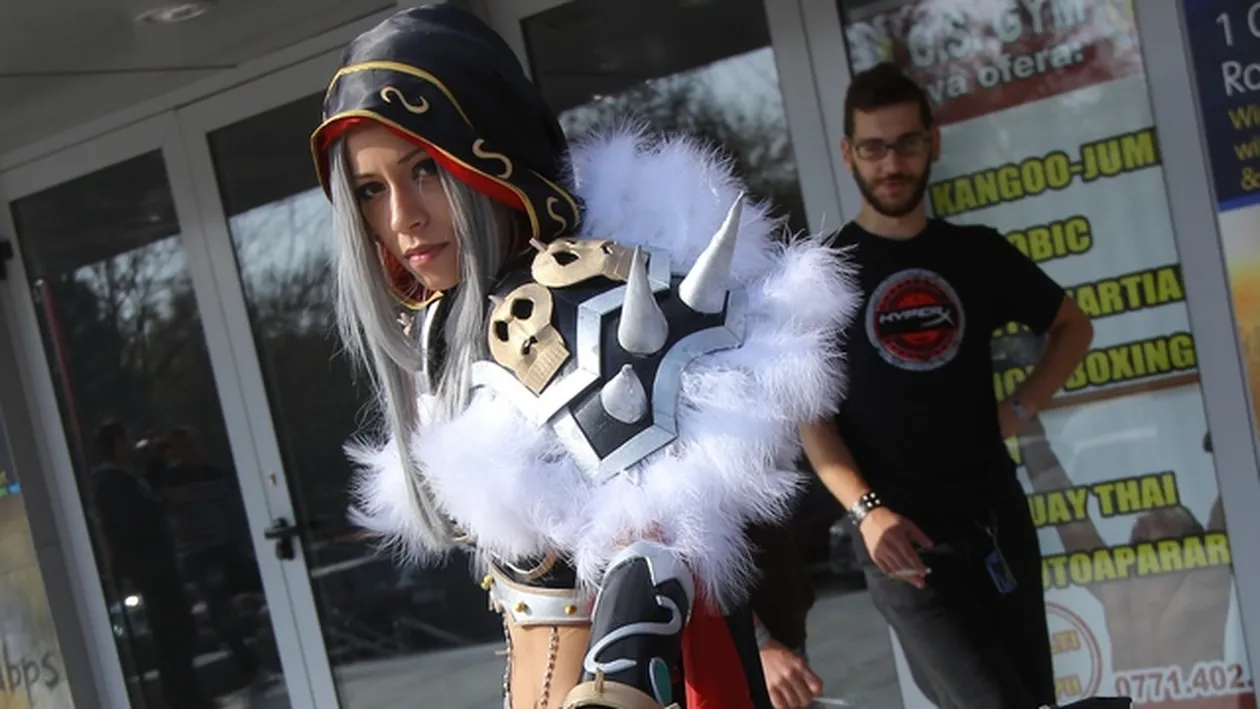 Cele mai sexy gamerite au facut show la Sala Polivalenta! Au venit costumate in personajele favorite din jocurile video!