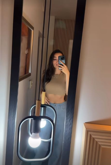 Viviana Sposub, în camera de hotel / sursă foto: Instagram