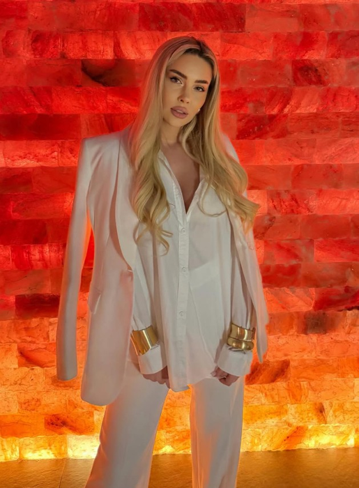 Am aflat cine e femeia care a țepuit-o pe Oana Monea cu mii de euro! Denisa avea o relație apropiată cu fosta ispită de la Insula Iubirii