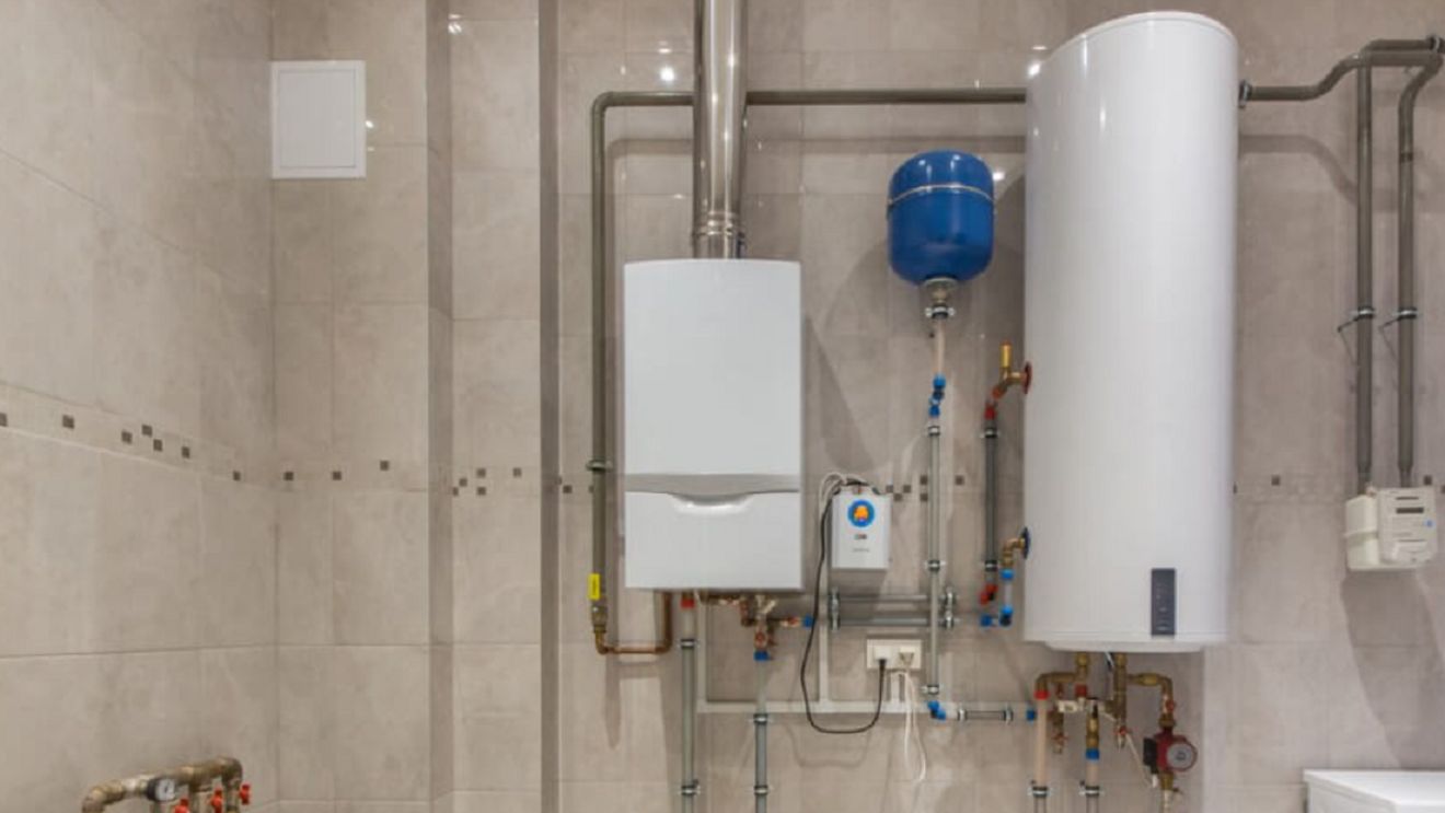 O centrală termică a explodat într-o locuință din Dâmbovița. Două persoane au ajuns la spital