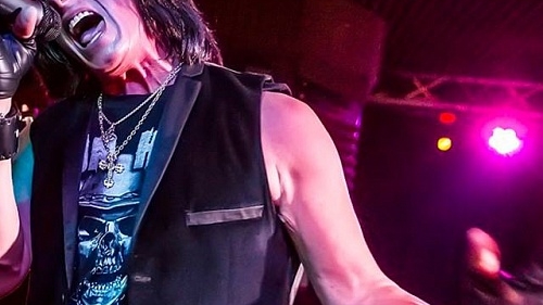 Joe Lynn Turner, fost membru al grupurilor Rainbow şi Deep Purple, în stare gravă la spital. Medicii fac eforturi să-l salveze