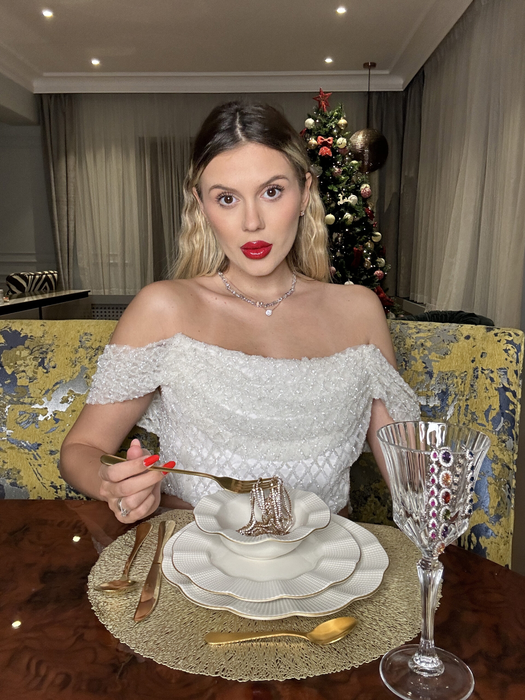 Emily Burghelea a furat startul sărbătorilor! A scos bradul de Crăciun încă din octombrie, după ce soțul ei a trecut prin clipe grele