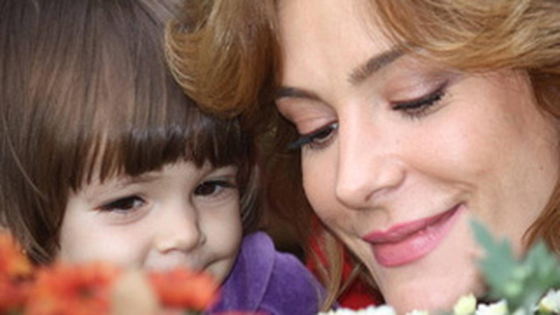 Sfaturi pentru mamici! Uite cum isi pacaleste Roxana Ciuhulescu fiica pentru ca micuta sa manance legume!