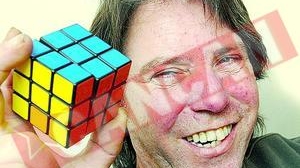 S-a chinuit 26 de ani sa rezolve un cub Rubik