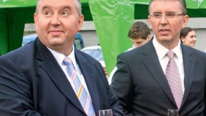 Scandal in televiziune! Doi cantareti vor sa jupoaie de bani doi milionari care i-au concediat si le-a folosit imaginea!