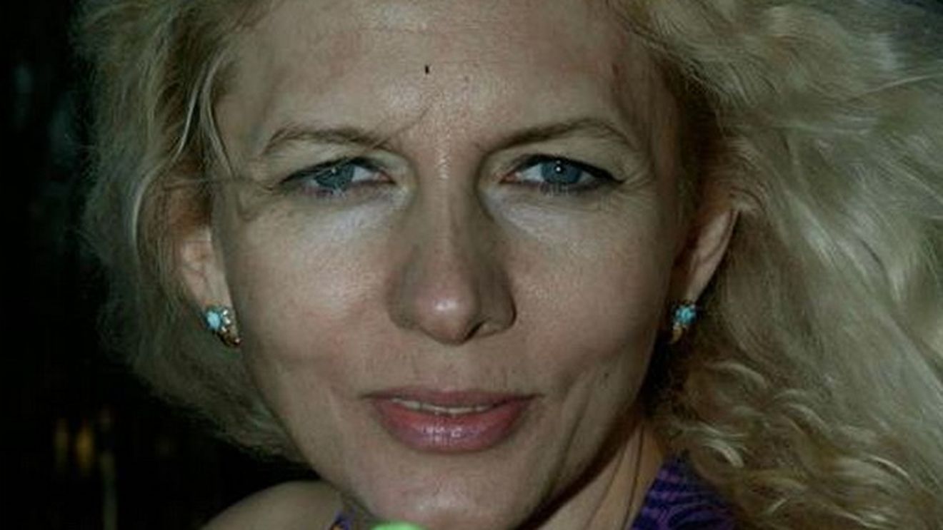 Israela e minciuna pe langa ea! Regina caselor de amanet a divortat si si-a tras o brigada de pustani!