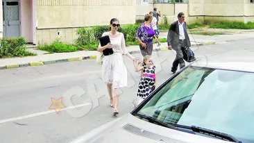 Monica a plimbat-o pe Irinuca prin Bacau