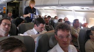 Masuri de siguranta sporite pentru cursele aeriene din UE: in avioane vor fi montate camere video si microfoane!