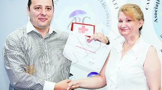 Stefan Florescu, distins de Crucea Rosie Romana