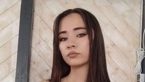 Ea e Adelina, tânăra din Iași care s-a sinucis la doar 16 ani. Ce i-ar fi spus surorii sale, înainte să moară