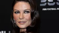 Catherine Zeta-Jones, de nerecunoscut! Cum arată acum actriţa