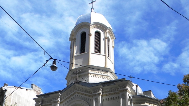 BAC 2014 - Am descoperit biserica supranumita "Sfantul sase"! Unde se roaga toti elevii ca sa ia BAC-ul anul asta!