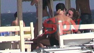 Final de vara, inceput de relatie! Fiica lui Videanu se iubeste cu fostul Elenei Basescu