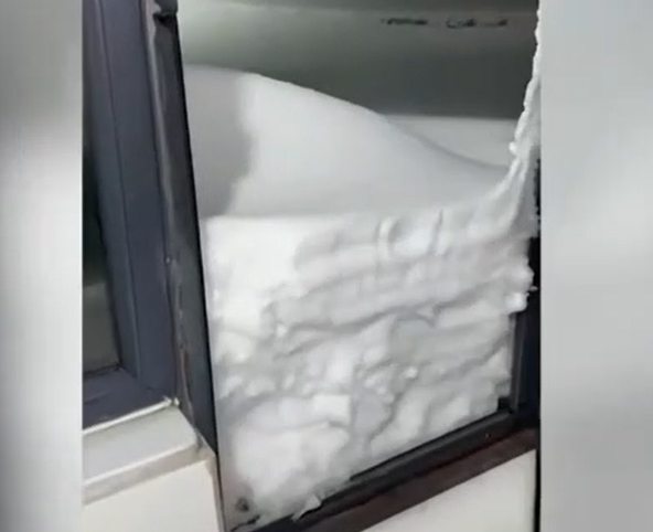 3 metri de zăpadă, după cel mai puternic viscol din ultimii 150 de ani în Rusia/ sursă foto: captură video