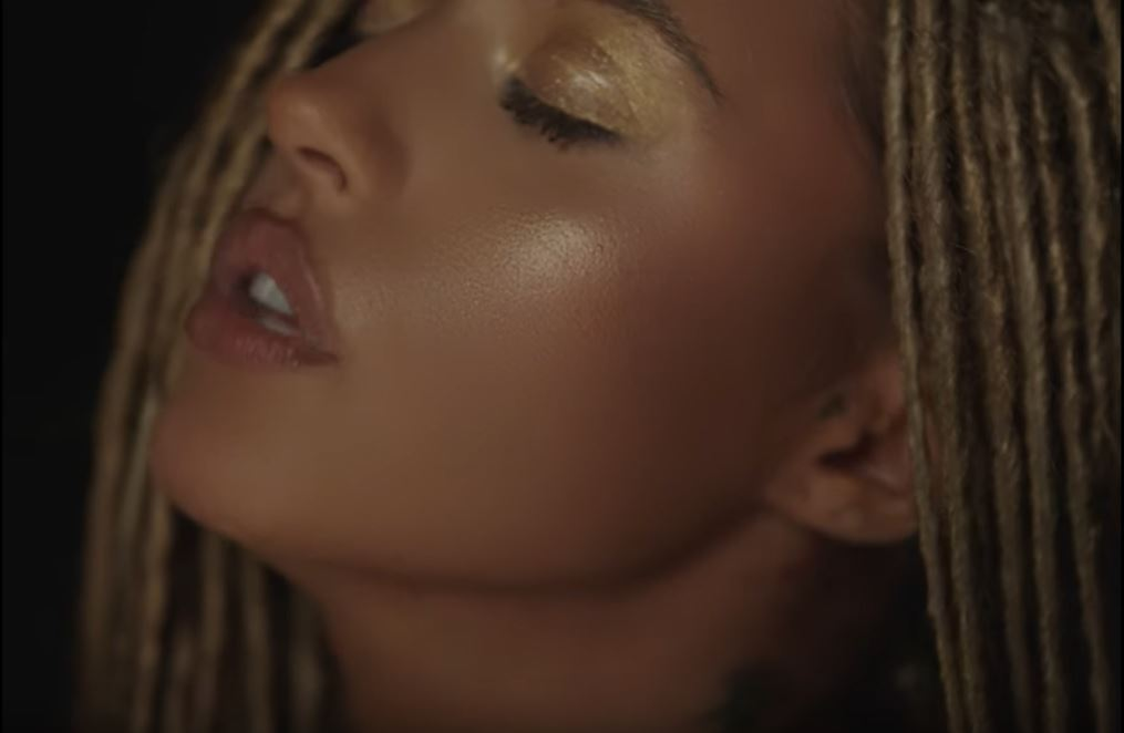Antonia, transformare spectaculoasă în clipul celei mai noi piese, “Lie I Tell Myself”! Artista are dreaduri, iar versurile melodiei transmit un vibe bun