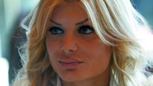 Razboi in familia Suhoi! Sora Simonei Sensual a pozat goala in pat. "E proasta familiei!"