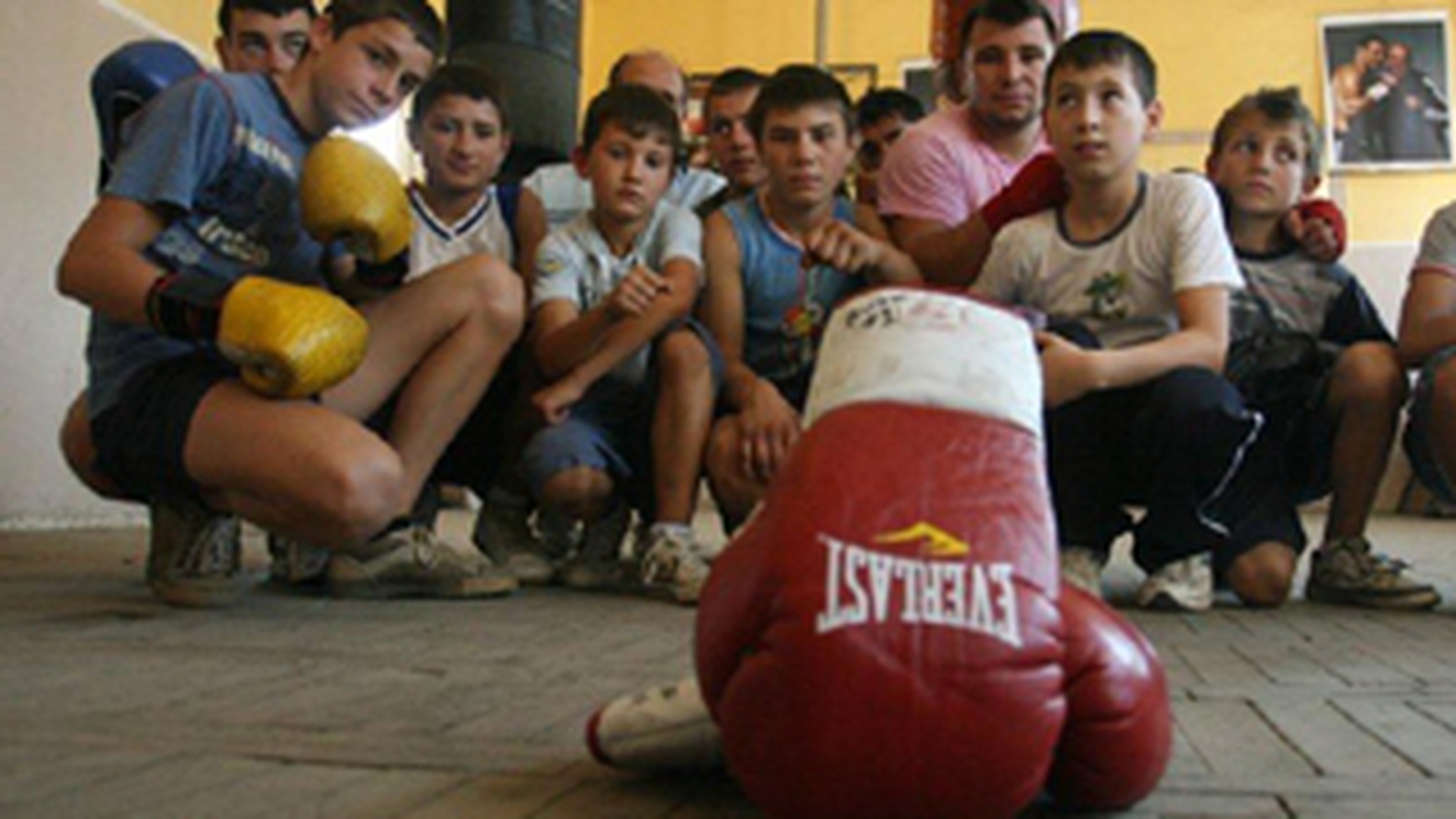 Dani Otil il lasa pe Bute fara manusile de box! Vezi ce planuri are cu ele!