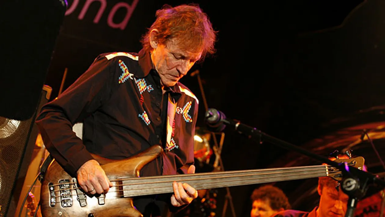 A MURIT! Rudele l-au gasit fara suflare in locuinta lui: Cu mare tristete, anuntam decesul