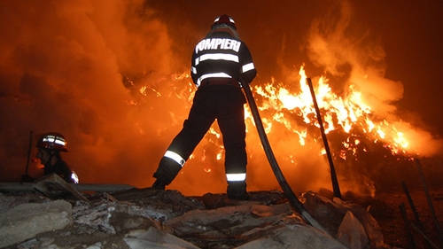Incendiu puternic in Centrul Istoric! Doi batrani au fost intoxicati cu fum!
