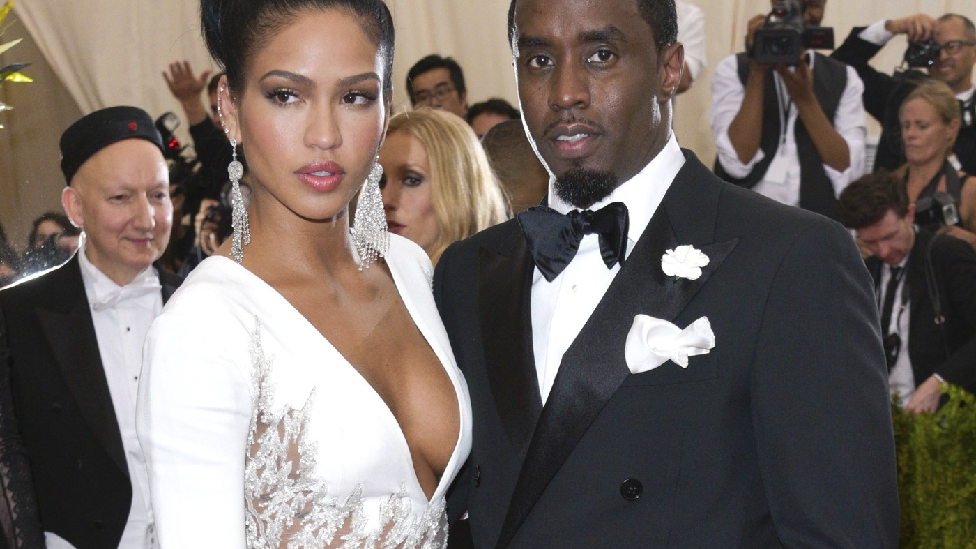 Mărturii oripilante! Ce ar fi pus-o Diddy pe Cassie Ventura să facă alături de mascota Mc Donald’s