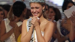 S-a ales Miss World 2010! Cea mai frumoasa femeie din lume este o americanca de 18 ani!