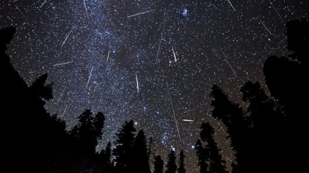 Fenomen spectaculos în acest weekend pe cer! Cum puteţi vedea ploaia de meteori