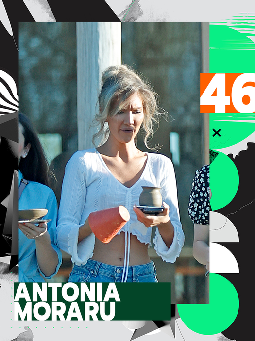 Top 50 dive cu “butonașii” la înaintare. Cine “înțeapă” mai puternic dintre Bianca Drăgușanu, Antonia sau Delia?