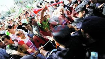 S-au batut cu jandarmii