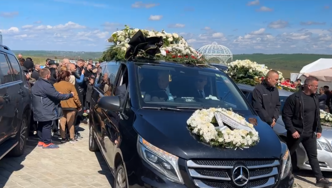 Costel Corduneanu este înmormântat acum la Iași! Familia a renunțat la muzică și onoruri