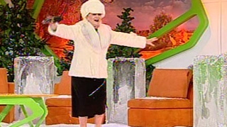 VIDEO In plina vara, Razvan si Dani au facut o editie speciala de Craciun! Vezi ce costum de baie cu blanita a purtat "vecina"