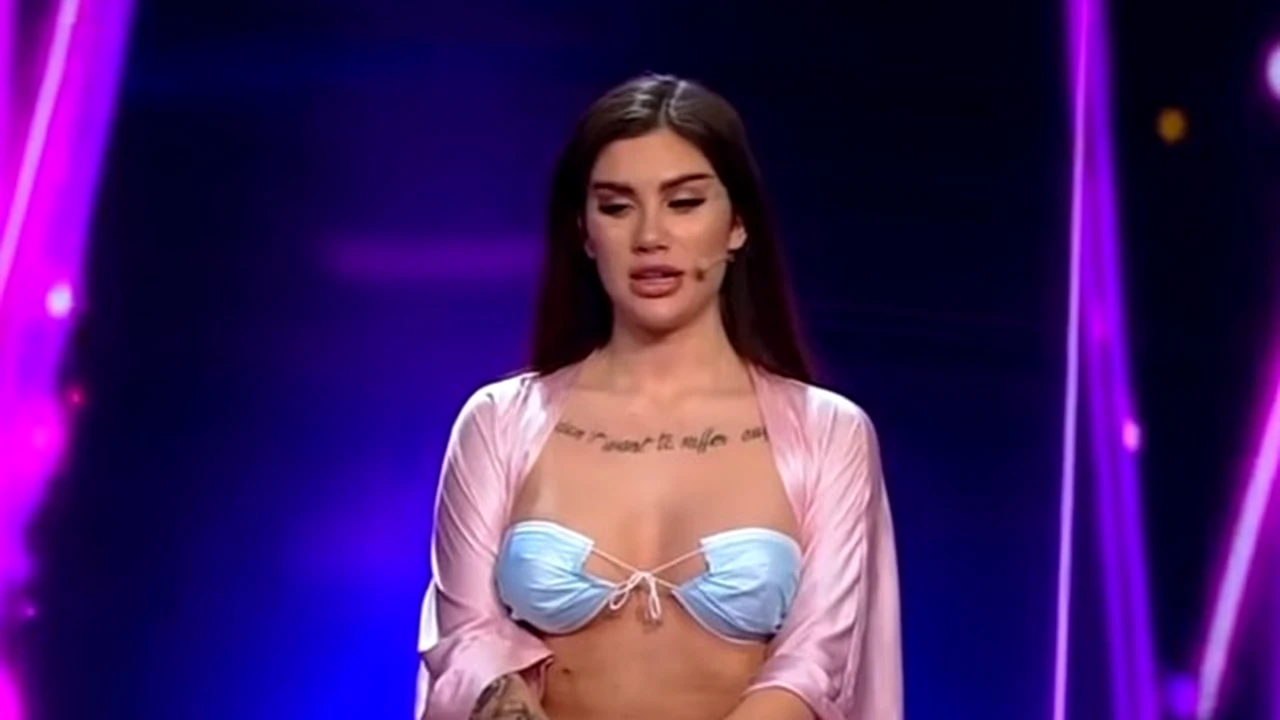 Câţi bani face Bia Khalifa, de la Pro TV, din Only Fans. Fosta iubită a lui  Dani Mocanu este cea mai controversată participantă de la Sunt celebru,  scoate-mă de aici
