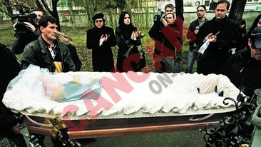 Roxana Briban imbracata in rochia din ultimul spectacol