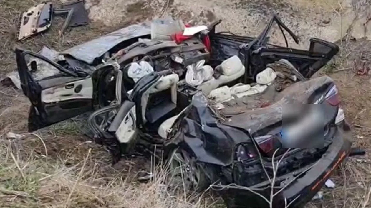 Tragedie pe o șosea din Constanţa. Trei bărbaţi au murit pe loc, după ce maşina în care se aflau s-a răsturnat în şanţ
