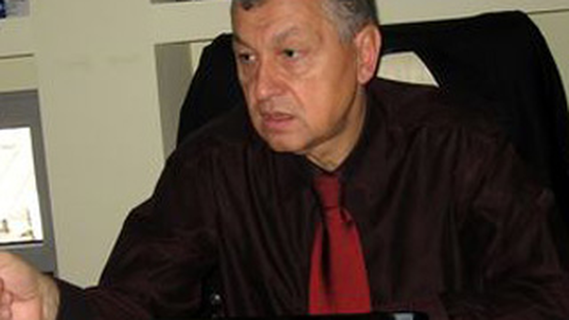 Avocatul Ion Cazacu: "Adrian Nastase este ok, este constient! Sunt convins ca va lupta pentru viata lui!"